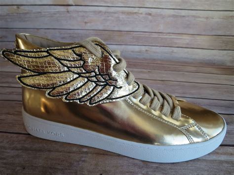 winged shoes mythology